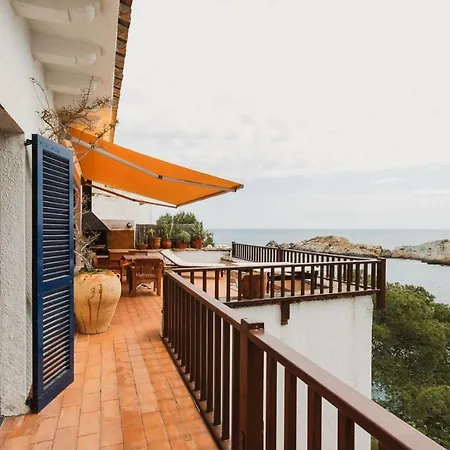 Com En Un Vaixell דירה