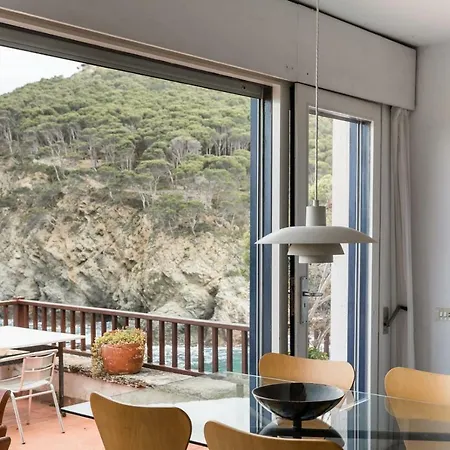 Apartment Com En Un Vaixell Begur